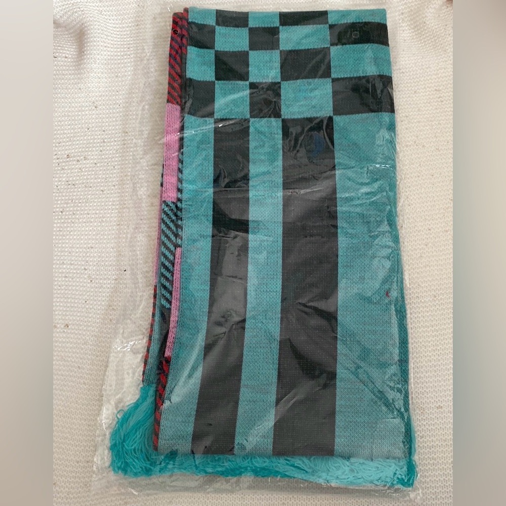 Starbucks scarf - Picture 3 of 3